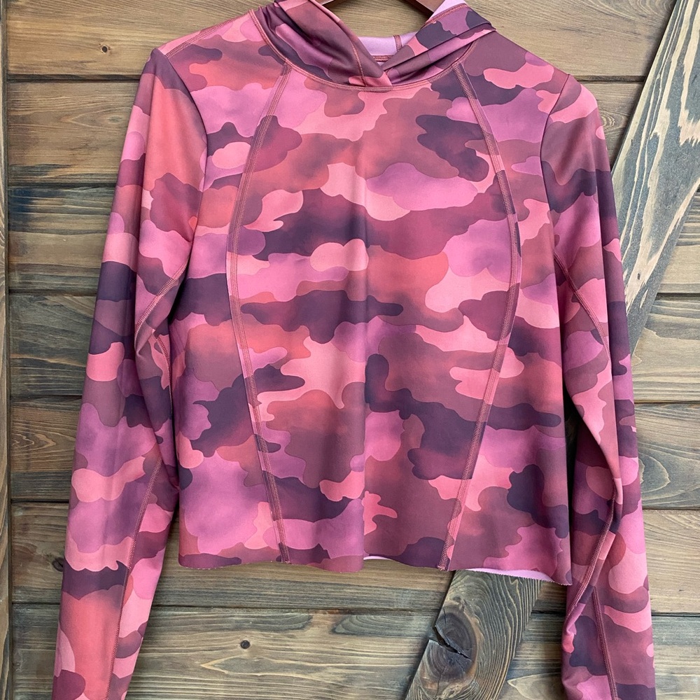 Athleta pinnacle cropped pink Camo Hoodie